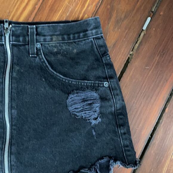 Carmar Beatrice front zip raw edge frayed distressed denim mini skirt sz 27 - Picture 3 of 8